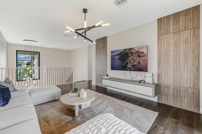 Building Photo - 8283 Royal County Down Rd