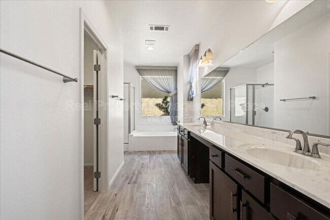 Building Photo - 628 Wounded Star Ave