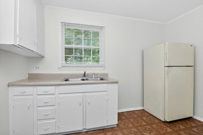 Building Photo - 3 Bedroom Home located in Lincoln Heights!