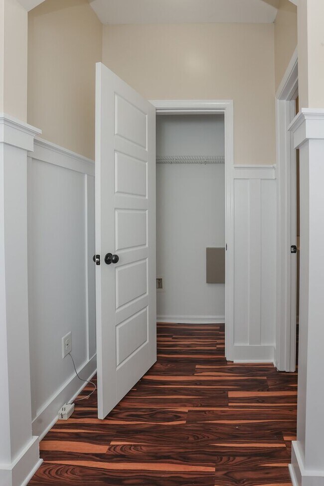 Building Photo - The Landing at Mill Creek community!  Washer / Dryer included