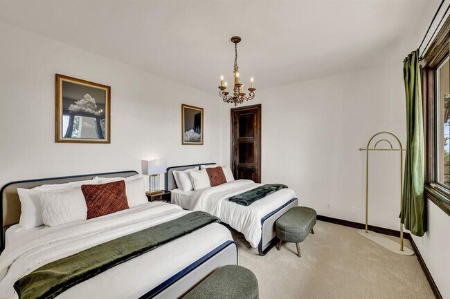 Building Photo - 1710 Mt Larson Rd