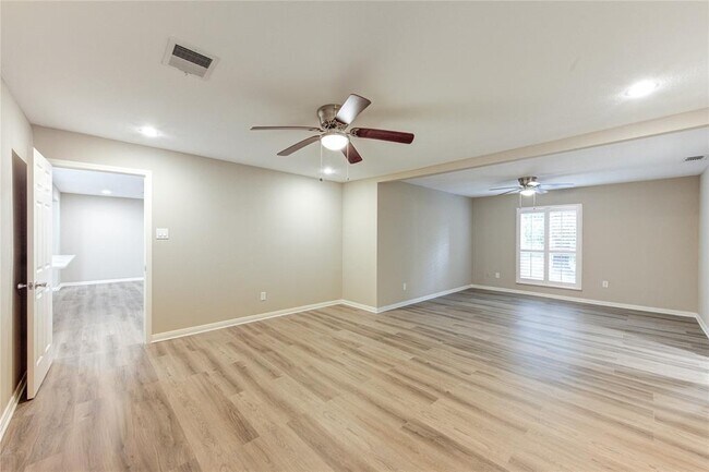 Building Photo - 25507 Glen Loch Dr