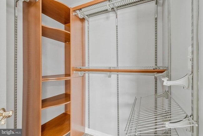 Building Photo - 22050 Dilworth Square