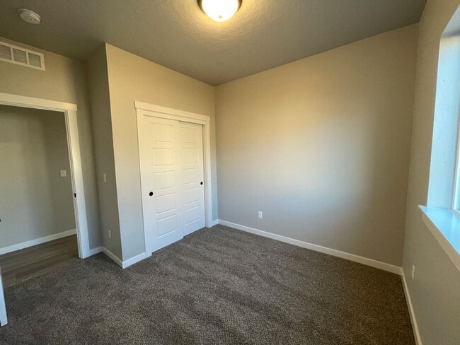 Building Photo - Single Level 4 Bedroom 2 Bathroom Home in Nampa