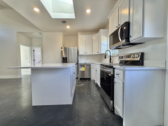 Building Photo - 329 Canyon Springs Dr