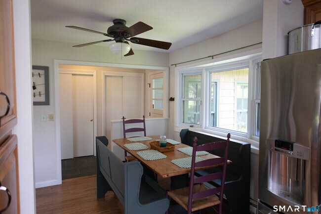 Building Photo - 18 Pinewood Shores