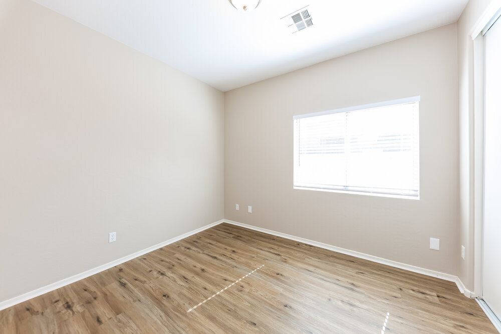Building Photo - 15266 W Desert Hills Dr