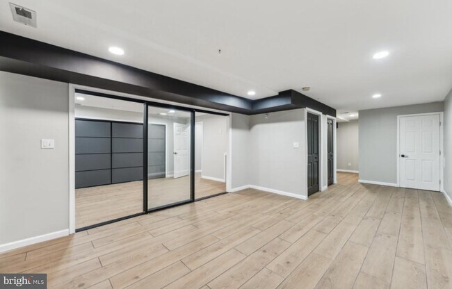 Building Photo - 7006 Friendship Rd