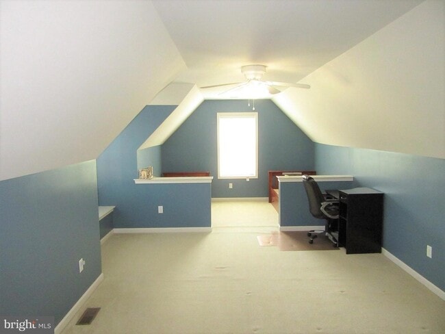 Building Photo - 251 Mill House Dr