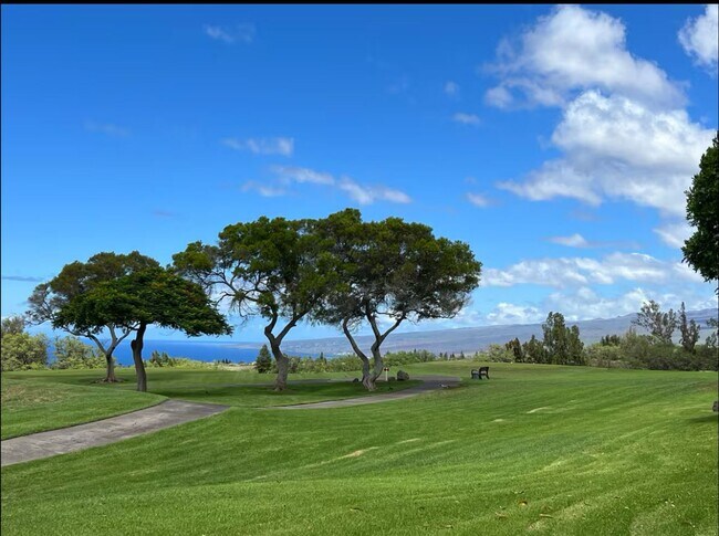 Building Photo - One Bedroom / One Bath Condo on Golf Cours...