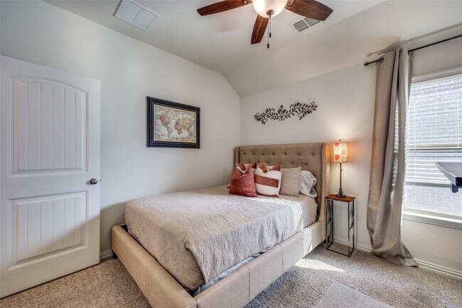 Building Photo - 4533 Hemingway Ave