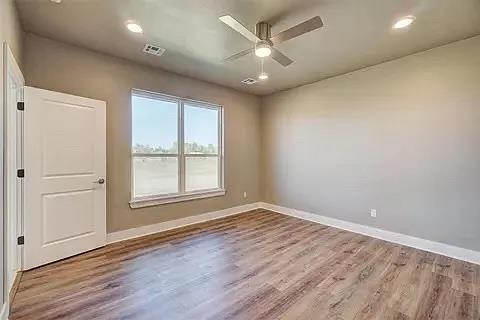Building Photo - 616 Abadan Dr