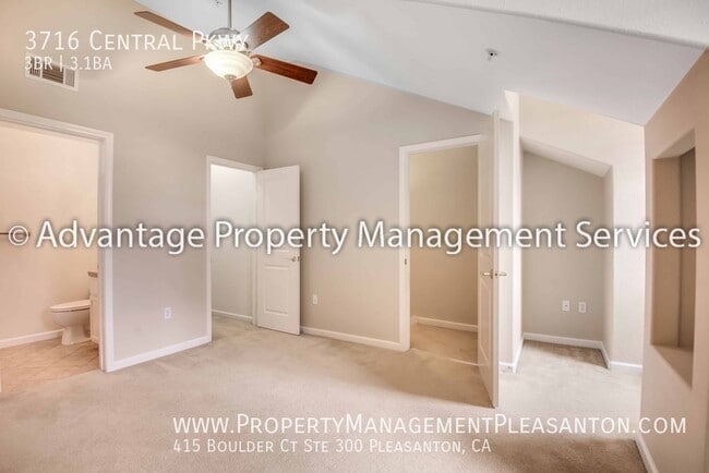 Building Photo - 3716 Central Pkwy