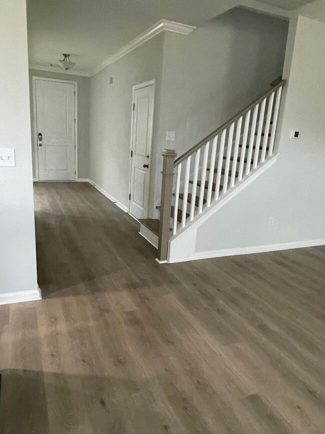 Building Photo - Lovely 5 Bedroom with 3 bathrooms in Greer!!