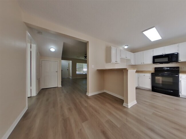 Building Photo - 3259 Jorns St