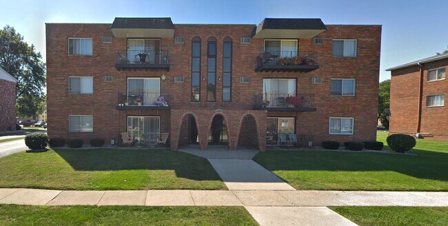 Building Photo - 5719 W 128th St