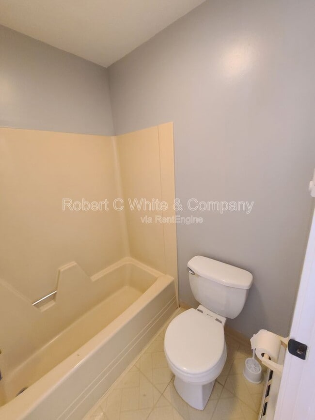 Building Photo - 279 Redstone Hl Rd