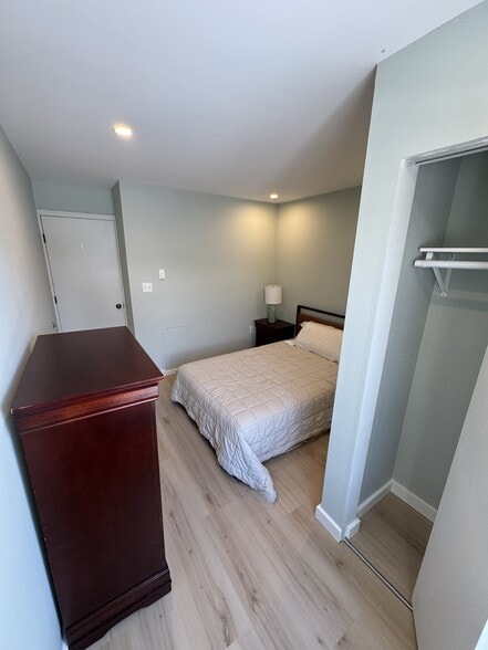 Building Photo - 18 Ocean St