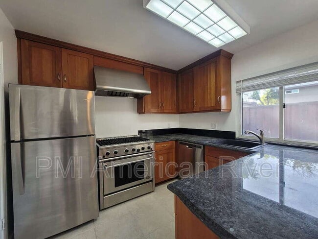 Building Photo - 8629 La Riviera Dr