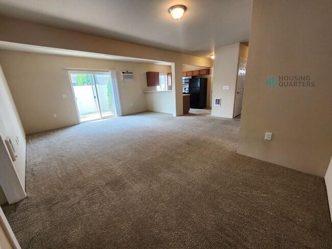 Building Photo - 5120 E Grace Ave