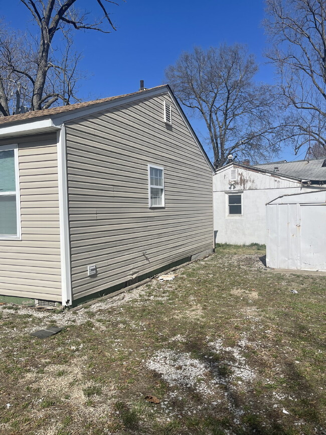 Building Photo - 2-Bedroom Home in East Alton - Cozy 720 Sq...