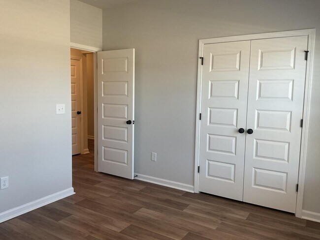 Building Photo - 508 Cambria Dr