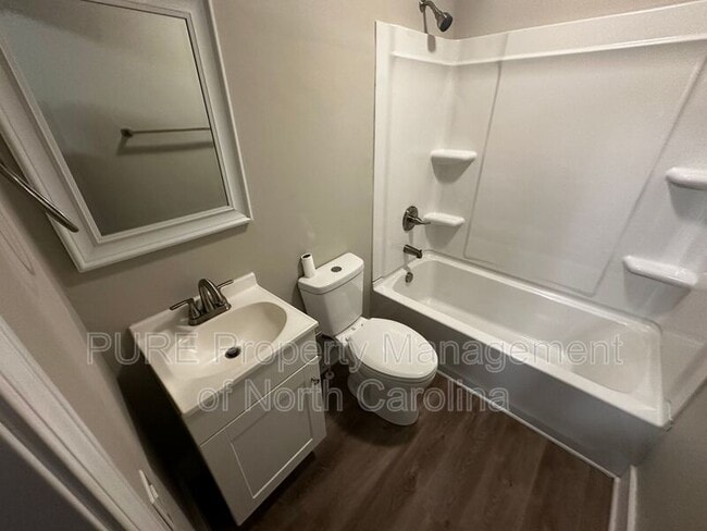 Building Photo - 903 Holt St