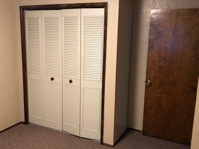 Building Photo - David Drive Duplex