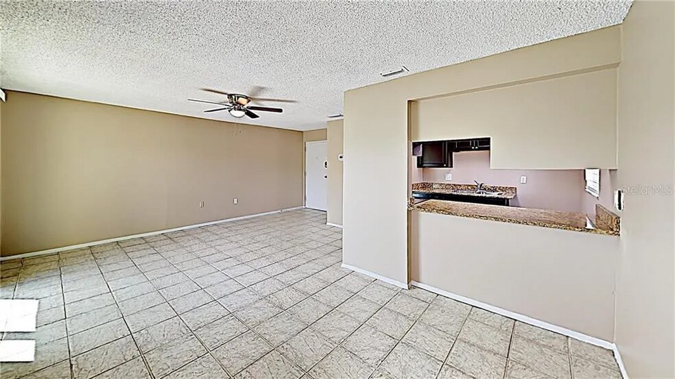 Building Photo - 2628 Hidden Lake Dr N