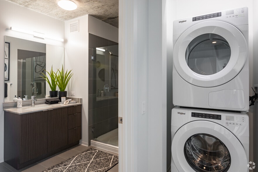 Building Photo - Aspire