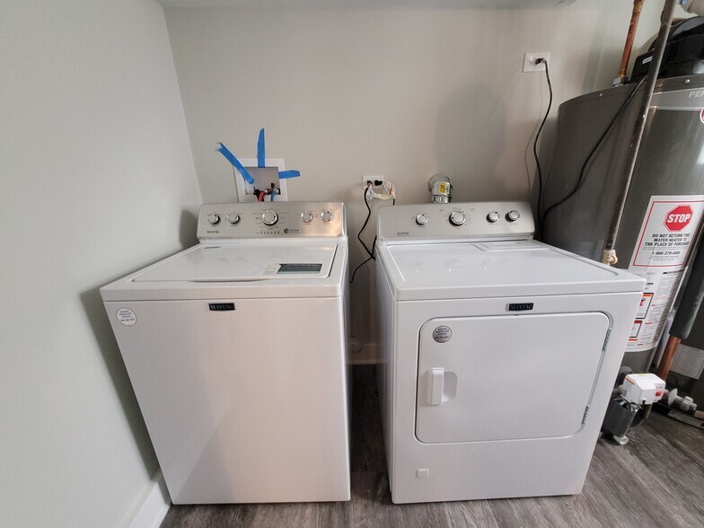 Building Photo - 2144 W Shakespeare Ave