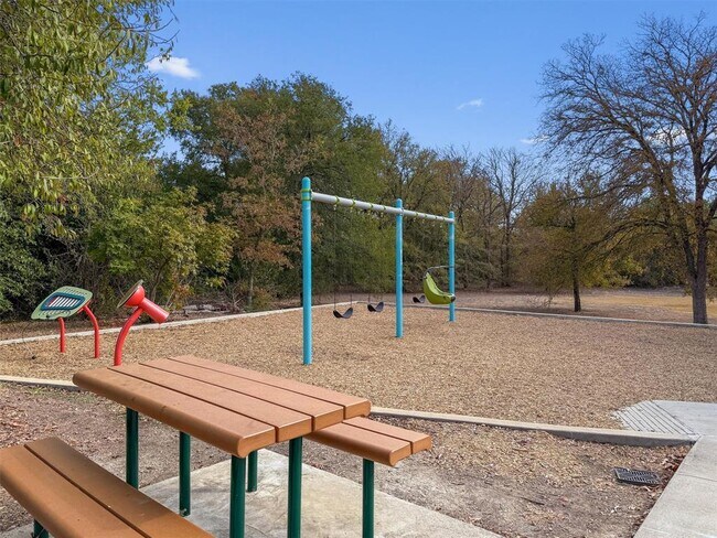 Building Photo - 716 Camp Fire Trail