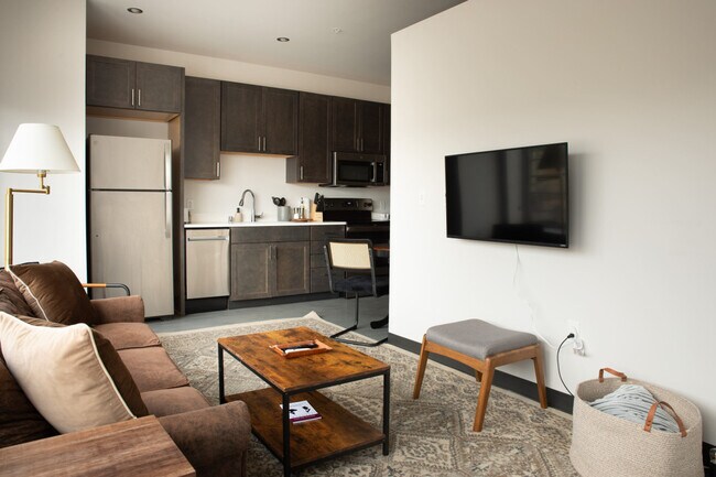 Building Photo - 333 W State St