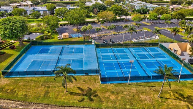 Building Photo - 15234 Lakes of Delray Blvd