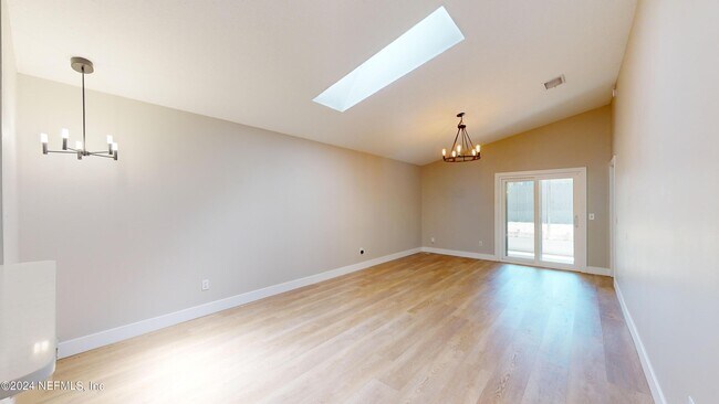 Building Photo - 162 Las Palmas Ln