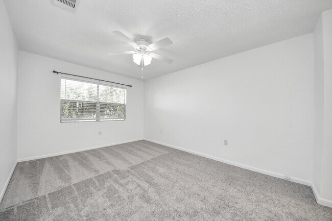 Building Photo - Waterfront Rental