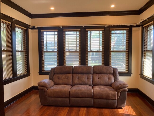 Building Photo - 4830 N Tripp Ave