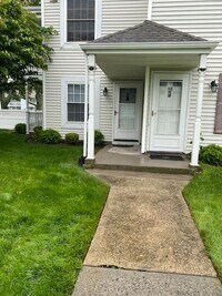Building Photo - 49 Fairway Dr