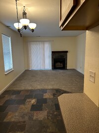 Building Photo - 225 E 8th Ave