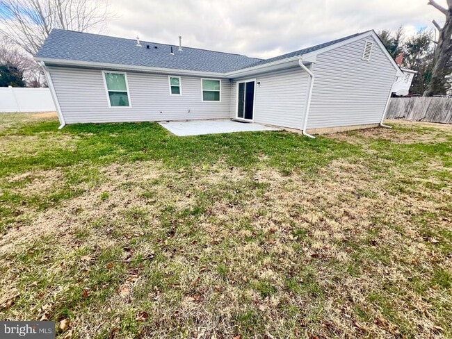 Building Photo - 6 Avery Dr