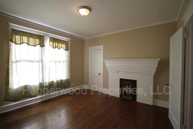 Building Photo - 521 S Irwin Ave