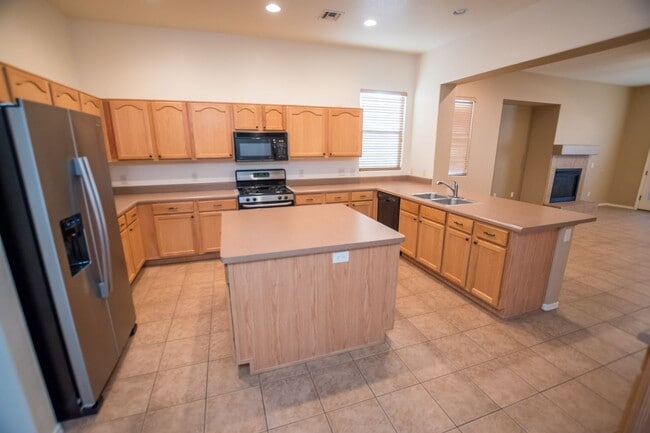 Building Photo - 1604 Laguna Nigel Dr