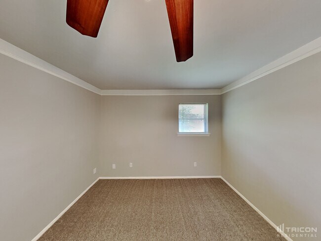 Building Photo - 220 Revere Dr
