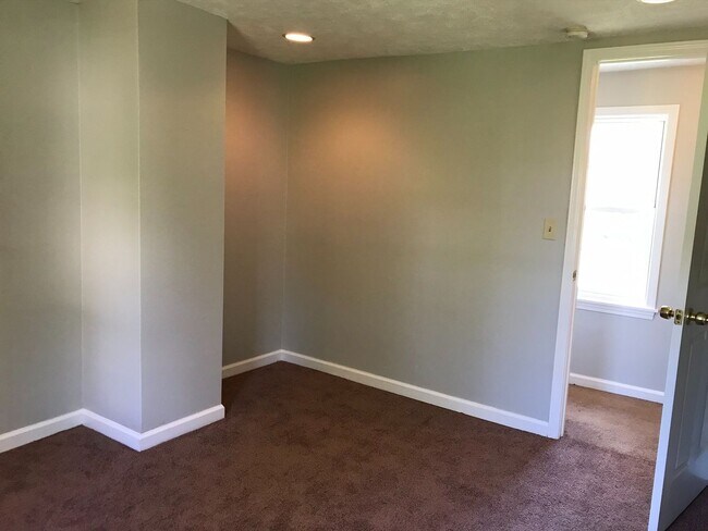 Building Photo - Cute 2 Bedroom / 1.5 Bath home in Penn Tra...