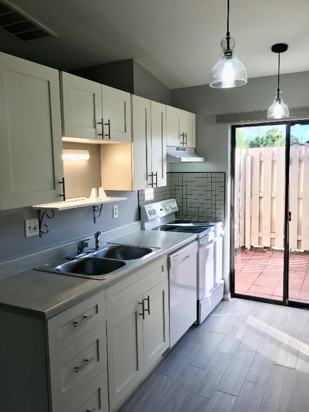 Building Photo - 60 60th St W