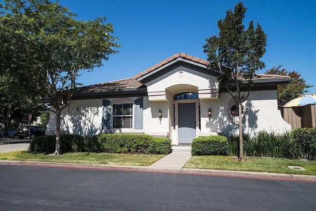Primary Photo - 751 Silchester Ct