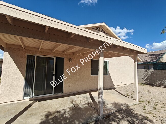 Building Photo - 7960 S Lennox Ln
