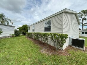 Building Photo - 19237 Cedar Crest Ct