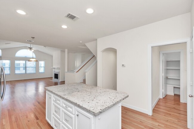 Building Photo - 3627 Main Plaza Dr