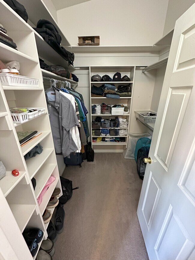 Building Photo - 776 E Scott Ave